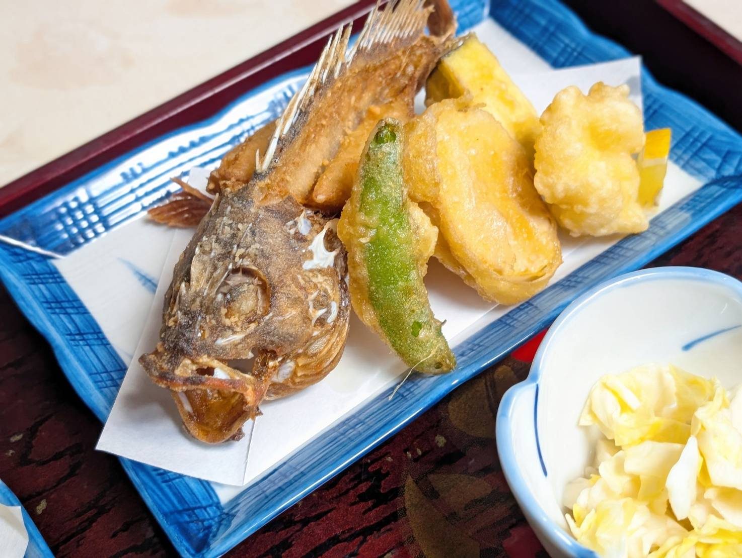 お魚と野菜の天ぷら盛り合わせ